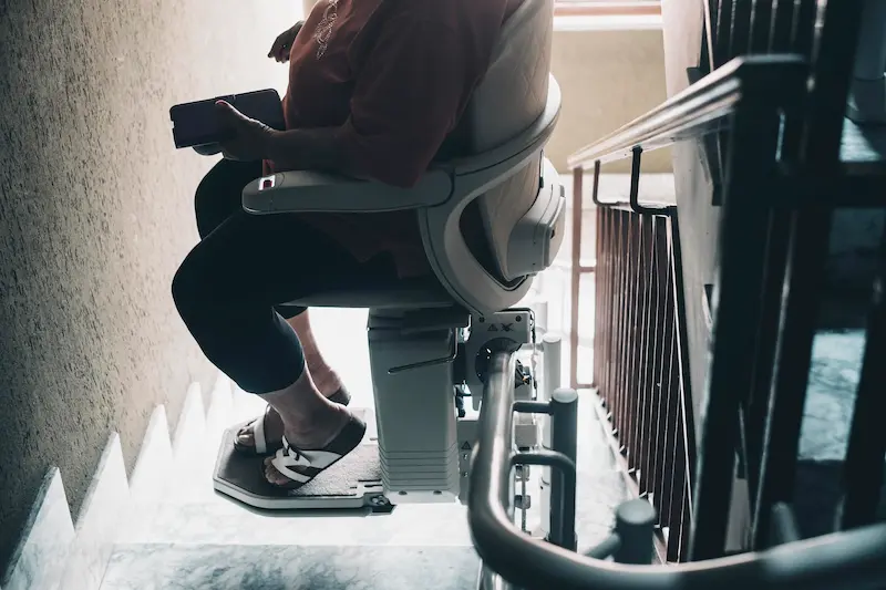Salvaescaleras para escaleras estrecha